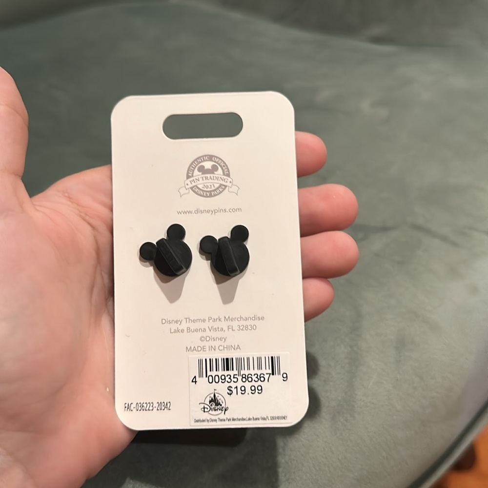 Disney Pin - Picture 2 of 2
